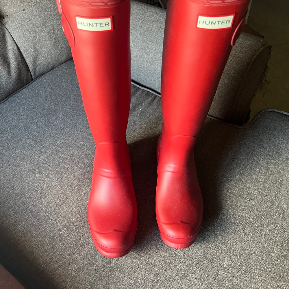 Original Tall Red Hunter Boots, never worn. NWOT size 9